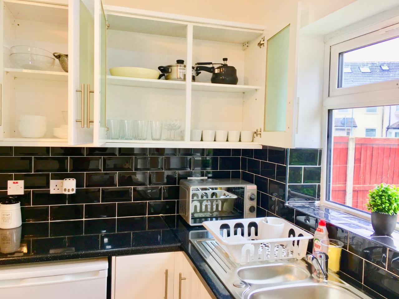 London 2 Bedroom Apartment, Kitchen, Reception And Private Garden Bagian luar foto
