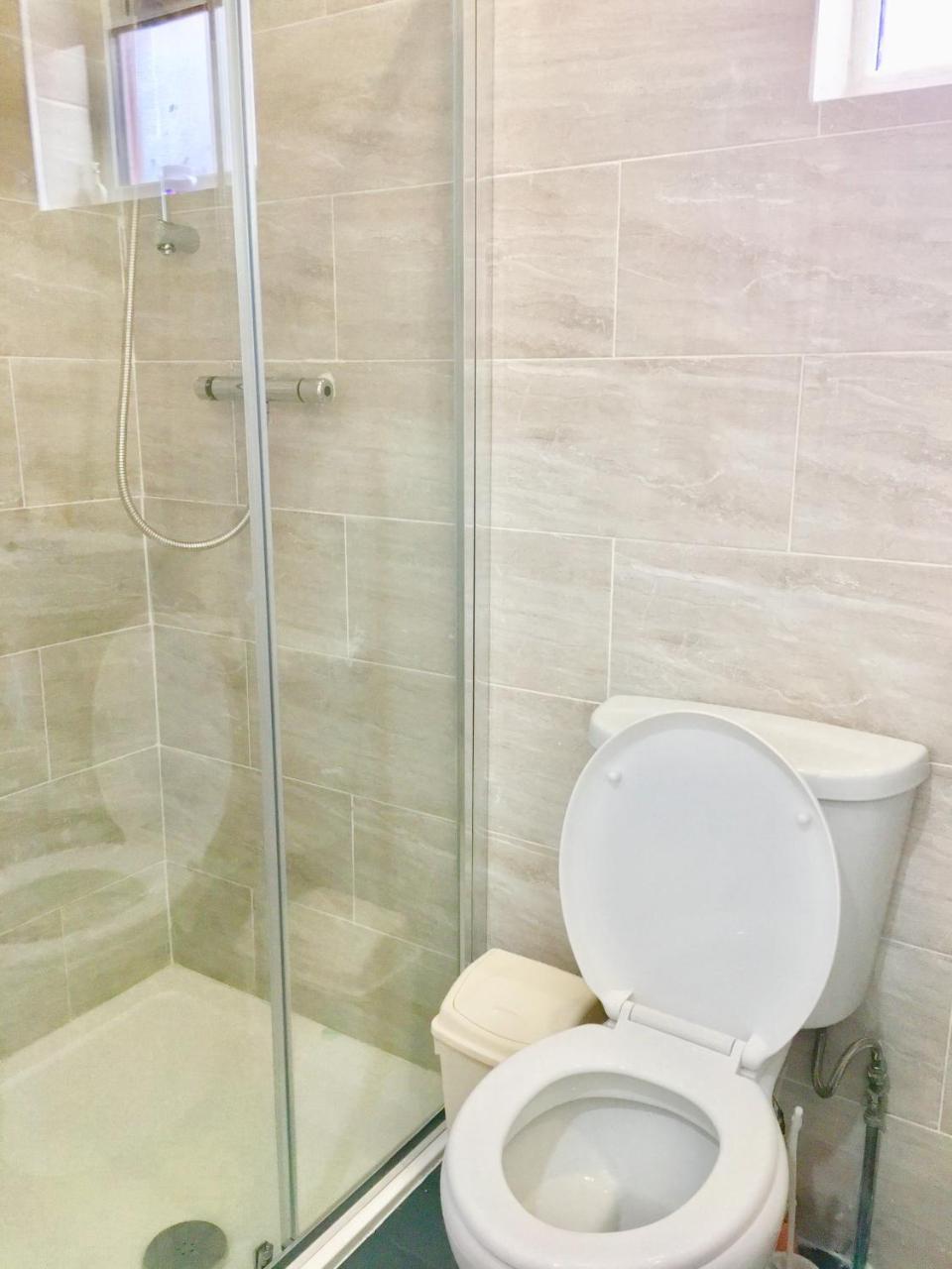 London 2 Bedroom Apartment, Kitchen, Reception And Private Garden Bagian luar foto