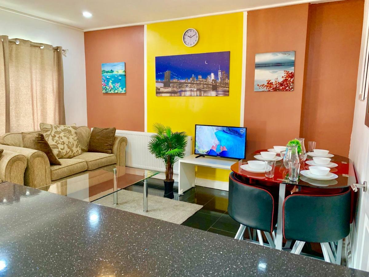 London 2 Bedroom Apartment, Kitchen, Reception And Private Garden Bagian luar foto