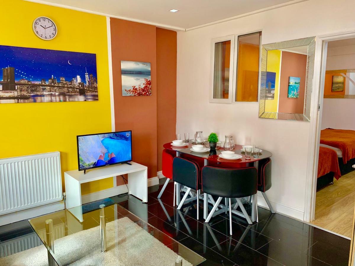 London 2 Bedroom Apartment, Kitchen, Reception And Private Garden Bagian luar foto