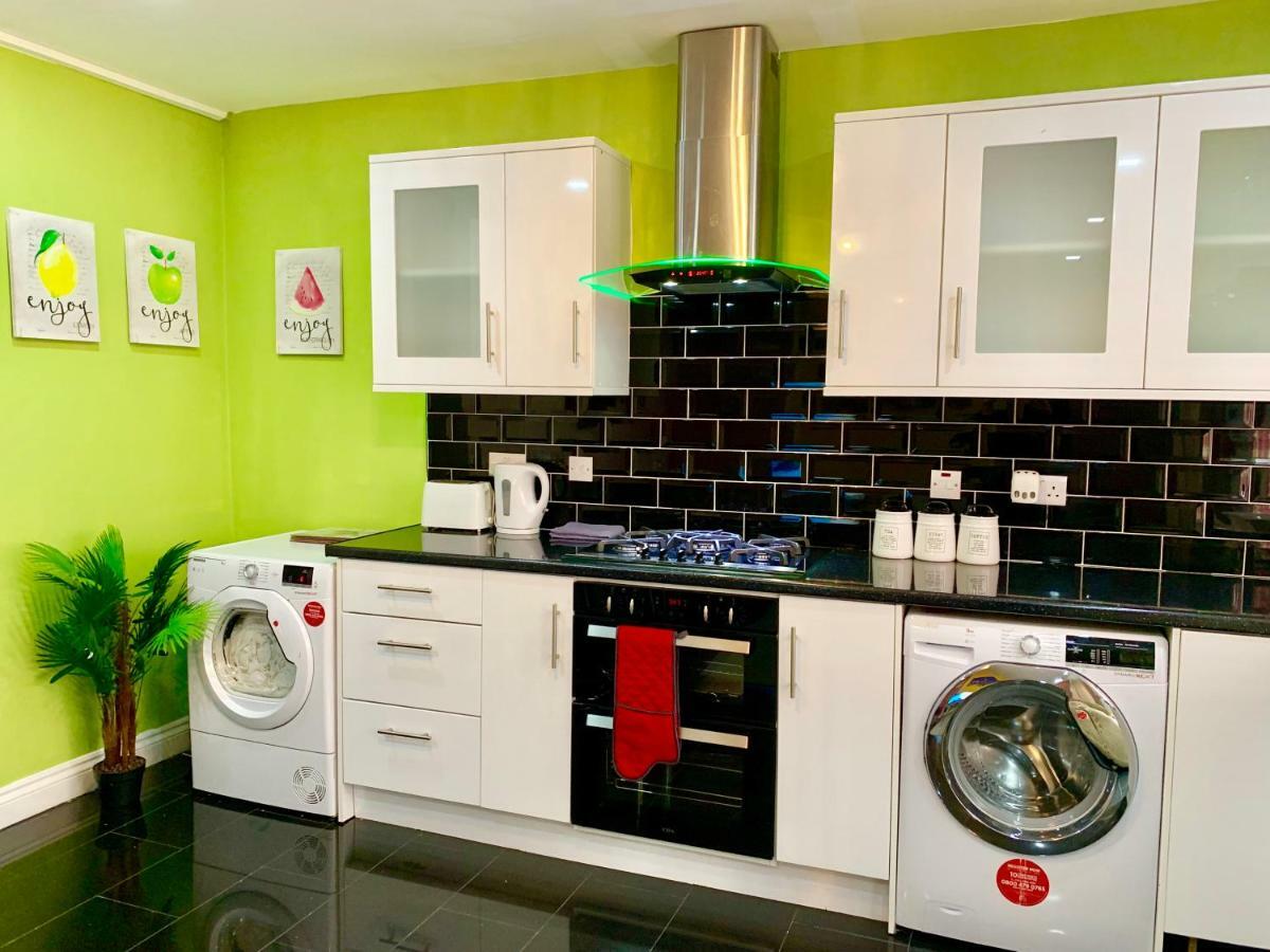 London 2 Bedroom Apartment, Kitchen, Reception And Private Garden Bagian luar foto